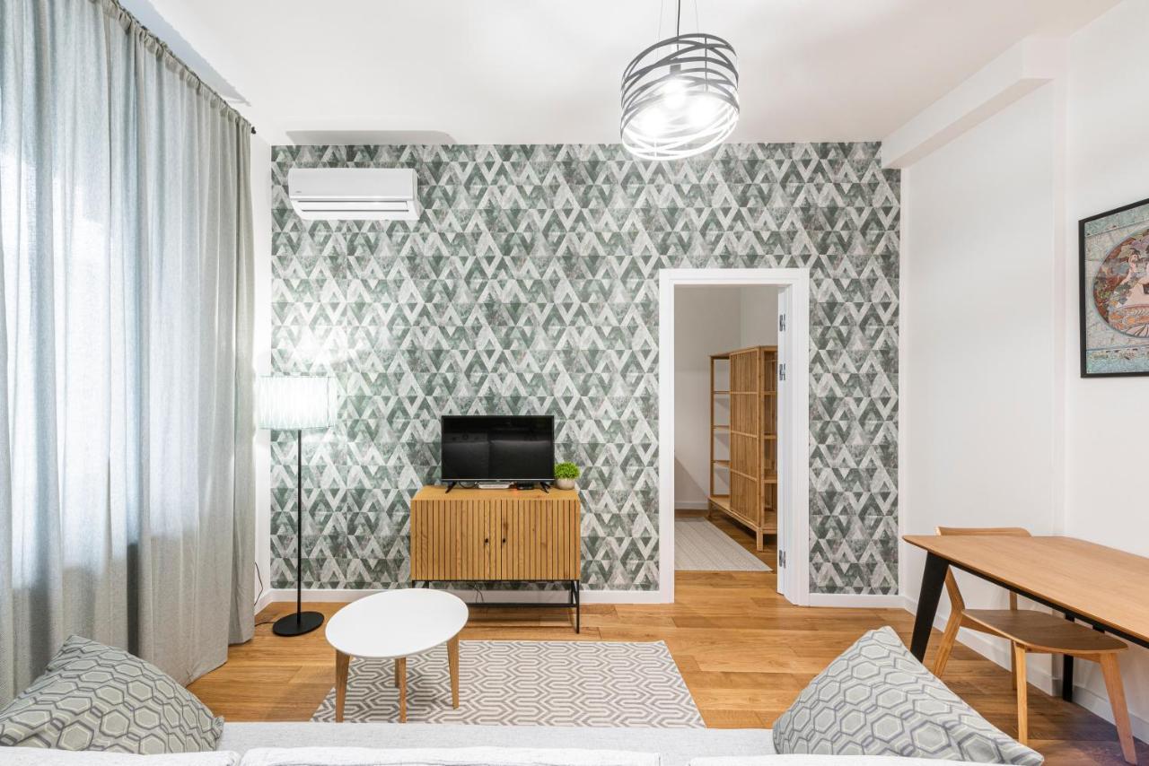 Vertigo One Bedroom Apartment - Free Private Parking-Fast Wi-Fi Novi Sad Exterior photo