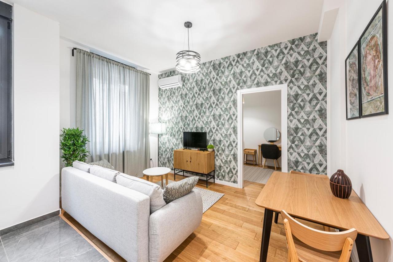 Vertigo One Bedroom Apartment - Free Private Parking-Fast Wi-Fi Novi Sad Exterior photo