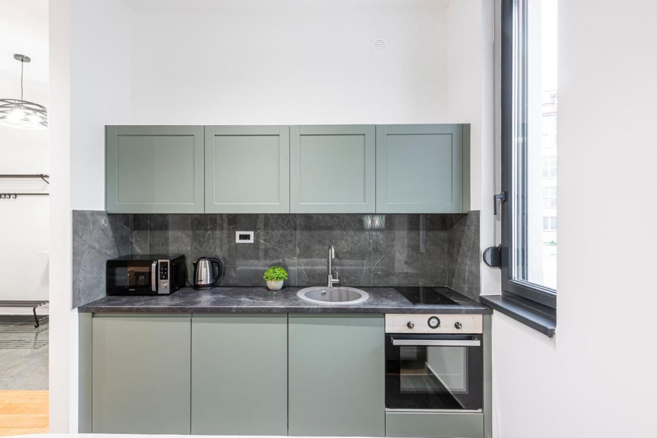 Vertigo One Bedroom Apartment - Free Private Parking-Fast Wi-Fi Novi Sad Exterior photo