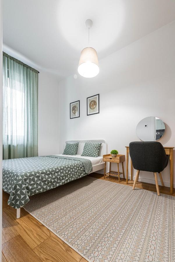 Vertigo One Bedroom Apartment - Free Private Parking-Fast Wi-Fi Novi Sad Exterior photo