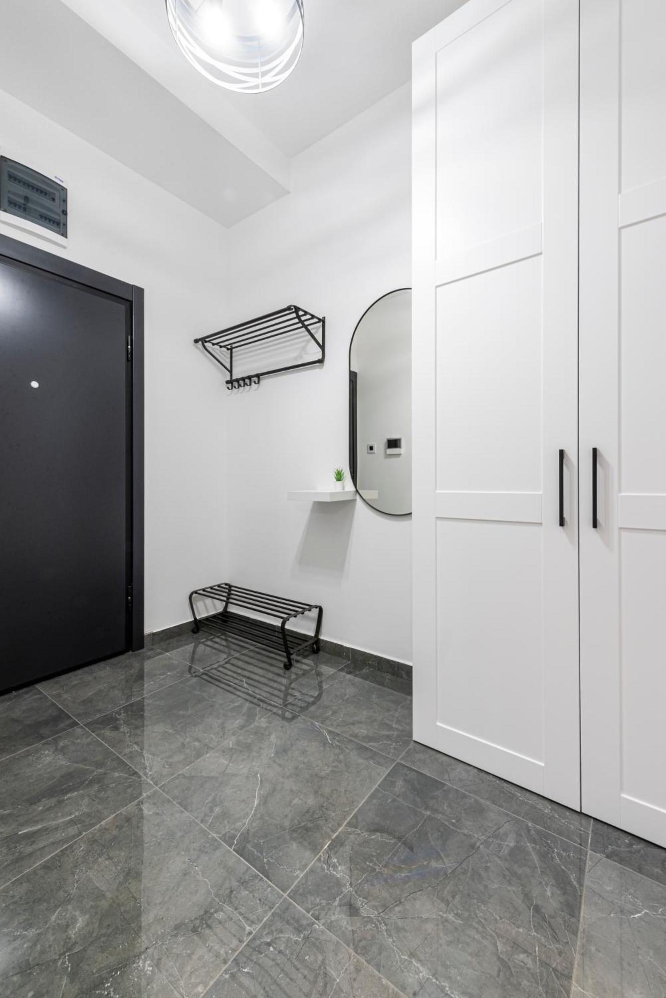 Vertigo One Bedroom Apartment - Free Private Parking-Fast Wi-Fi Novi Sad Exterior photo