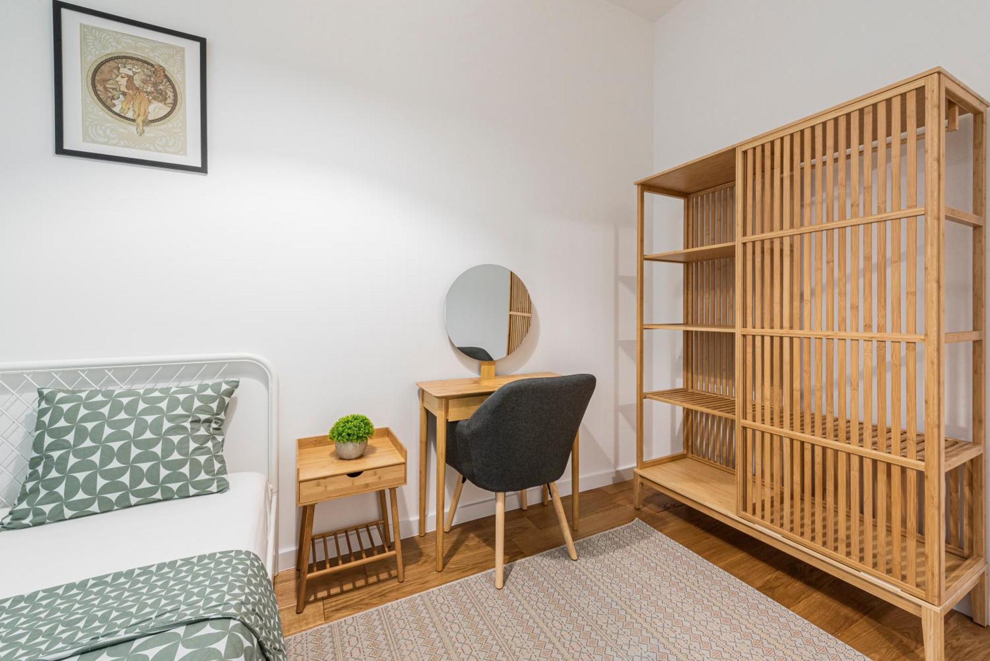 Vertigo One Bedroom Apartment - Free Private Parking-Fast Wi-Fi Novi Sad Exterior photo